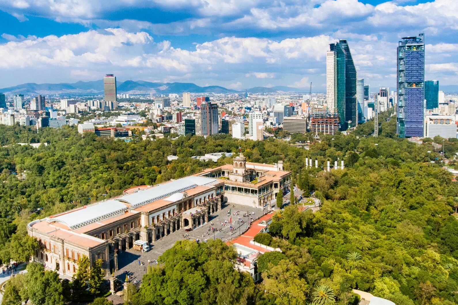 Guía práctica para viajar a CDMX en 2026: Lugares, transporte, apps, qué visitar y cómo Flow Hotels mejora tu experiencia